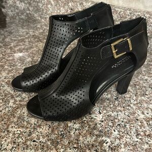 Merona Sandals Size 8